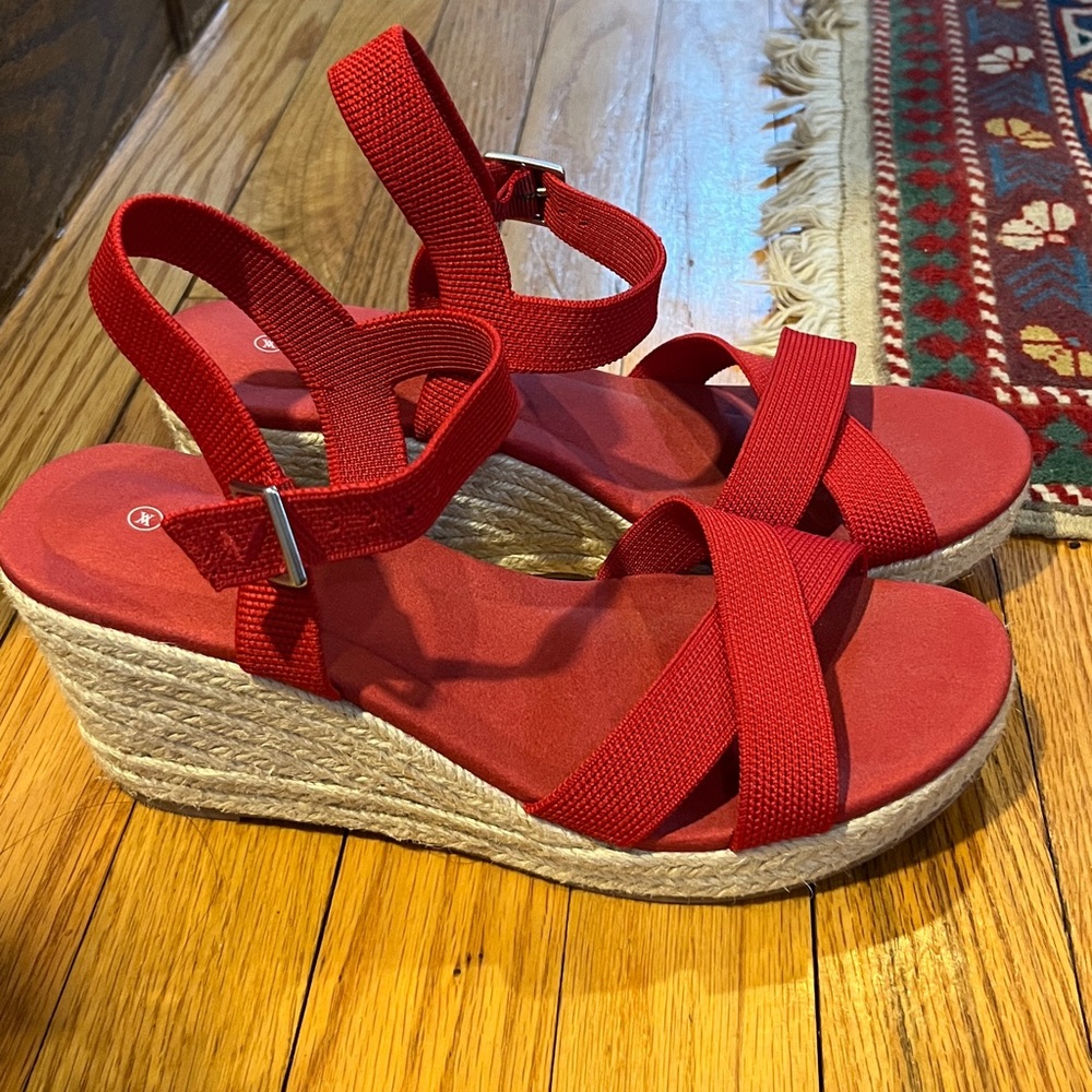 Vivaia Sally Red Wedge Sandals - Picture 4 of 5